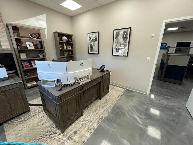 More Photos Of 4680 Lake Industrial Blvd, Tavares Warehouse For Sale
