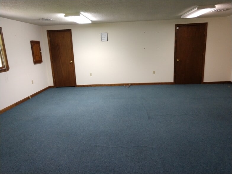 More Photos Of 34 Academy Hill Rd, Plainfield Office For Sale