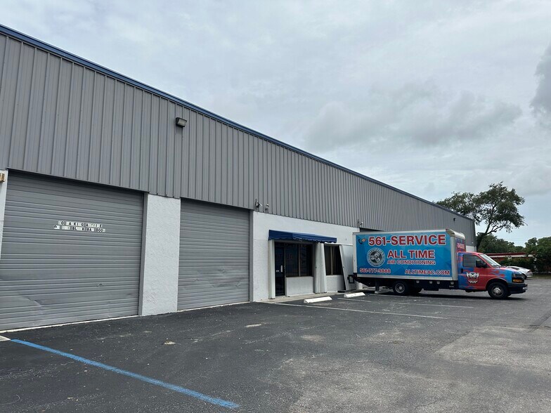 More Photos Of 7150 Devons Rd, Riviera Beach Warehouse For Lease