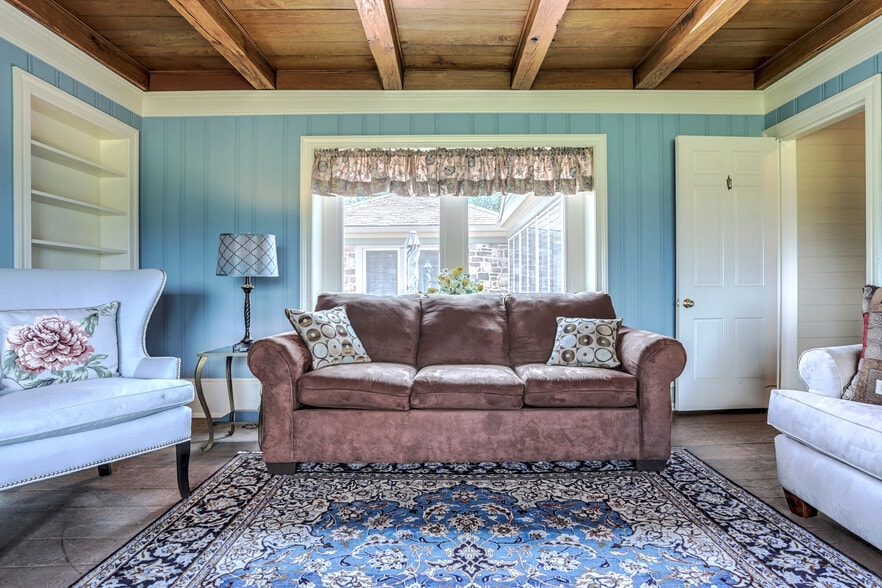 More Photos Of 1207 Flohrs Church Rd, Biglerville Hospitality For Sale