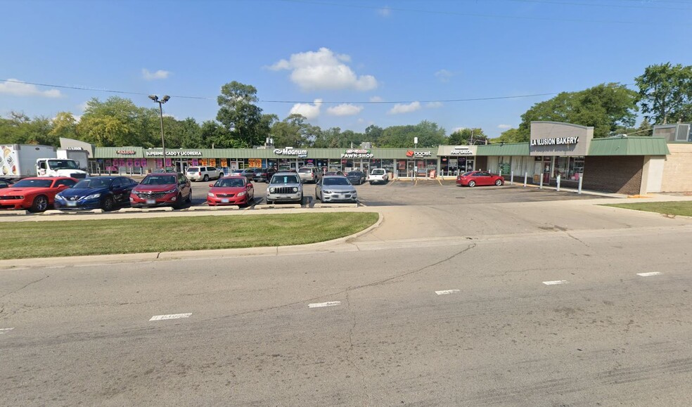 Primary Photo Of 100-134 N Kennedy Dr, Carpentersville General Retail For Sale