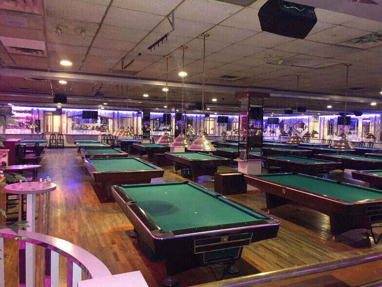 More Photos Of 2020 White Plains Rd, Bronx Storefront Retail Office For Sale