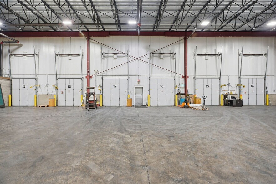 More Photos Of 8201 NE Hickory St, Minneapolis Truck Terminal For Sale