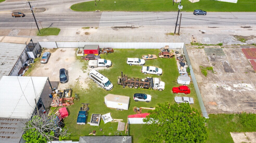 More Photos Of 1603 Shaver St, Pasadena Warehouse For Sale