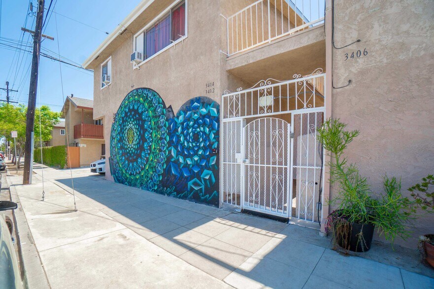 More Photos Of 1090 Redondo Ave, Long Beach Storefront Retail Residential For Sale