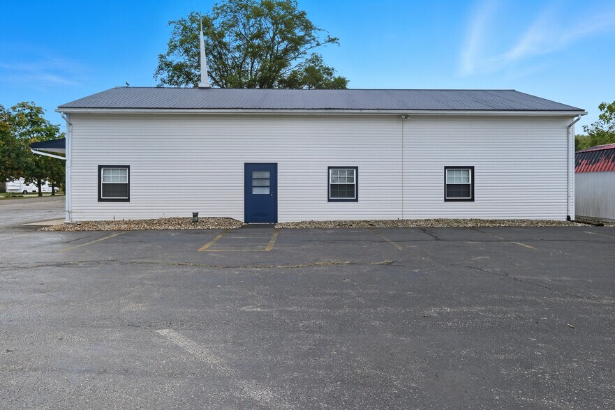 More Photos Of 1400 Paradise View St, Mansfield Office For Sale