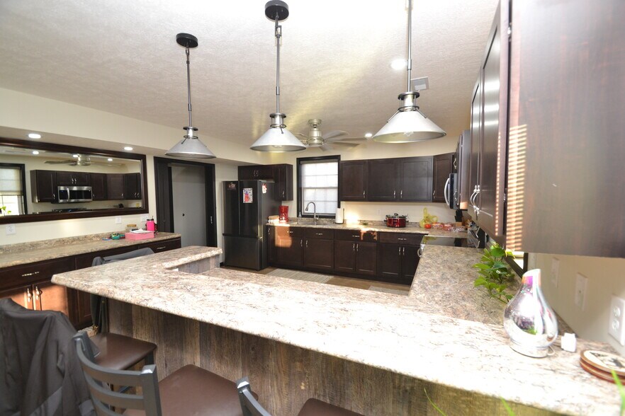 More Photos Of 3247 E State Road 28, Tipton Warehouse For Sale