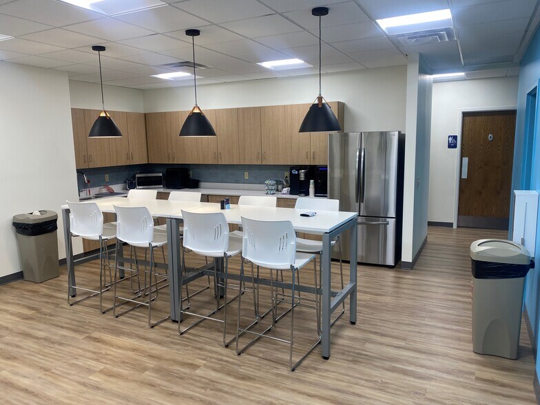 More Photos Of 5330 College Blvd, Overland Park Medical For Sale