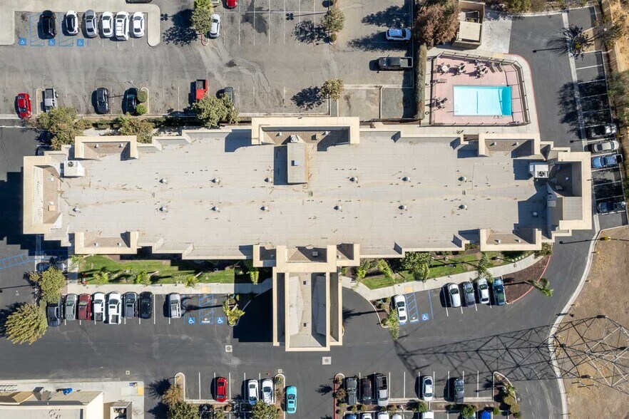 More Photos Of 7941 E Brundage Ln, Bakersfield Hotel For Sale