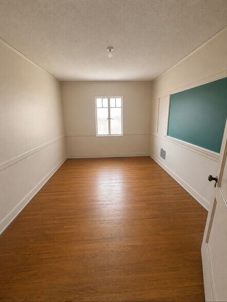 More Photos Of 1209 E Garfield Ave, Glendale Schools For Lease