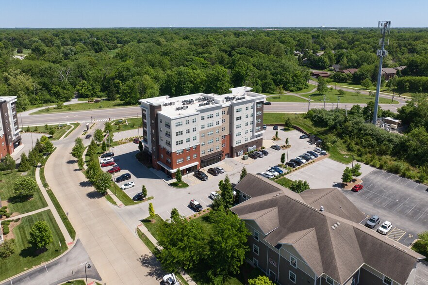 More Photos Of 1010 Enclave Blvd, Edwardsville Apartments For Sale