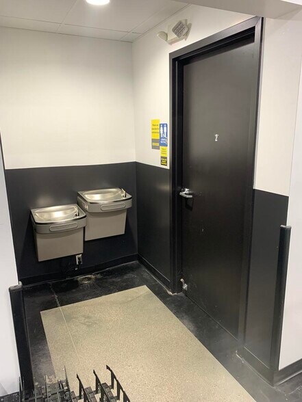 More Photos Of 308 Lignite Ave, Hensler Freestanding For Lease