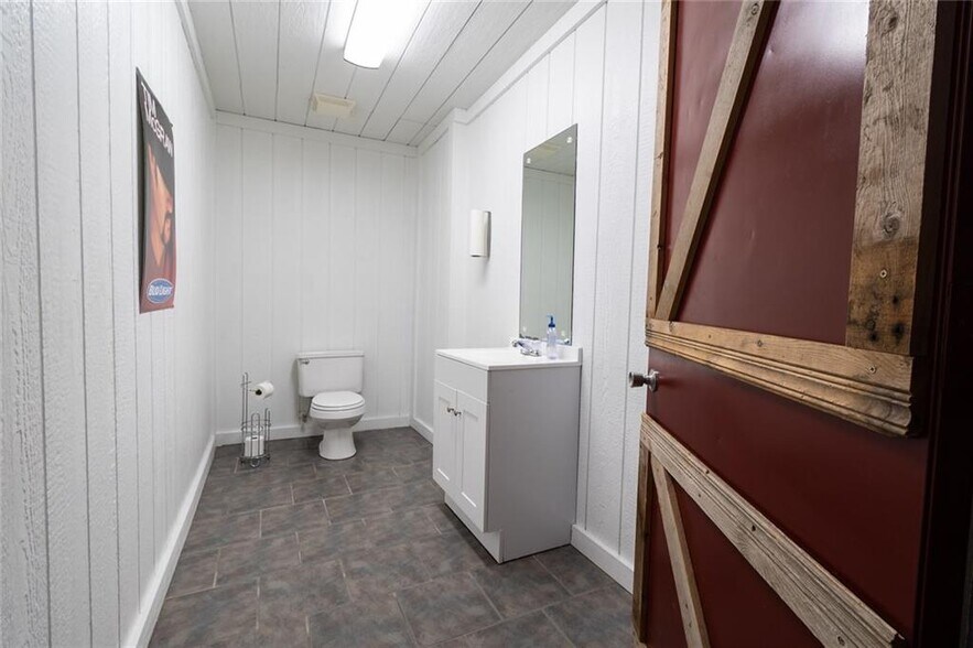 More Photos Of 233 Hwy 75, Sycamore Restaurant For Sale
