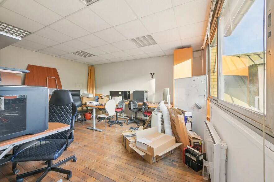 More Photos Of 20 Rue Marx Dormoy, Paris Office For Sale