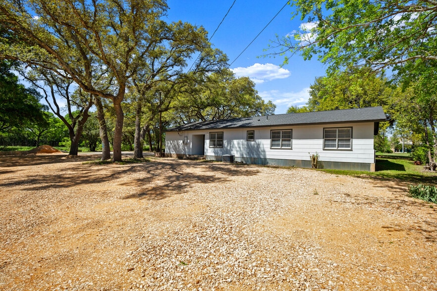 More Photos Of 603 W Highway 290, Dripping Springs Office For Sale