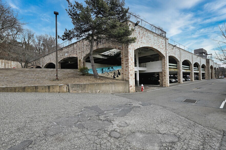 More Photos Of 50 School St, Glen Cove Office Residential For Sale