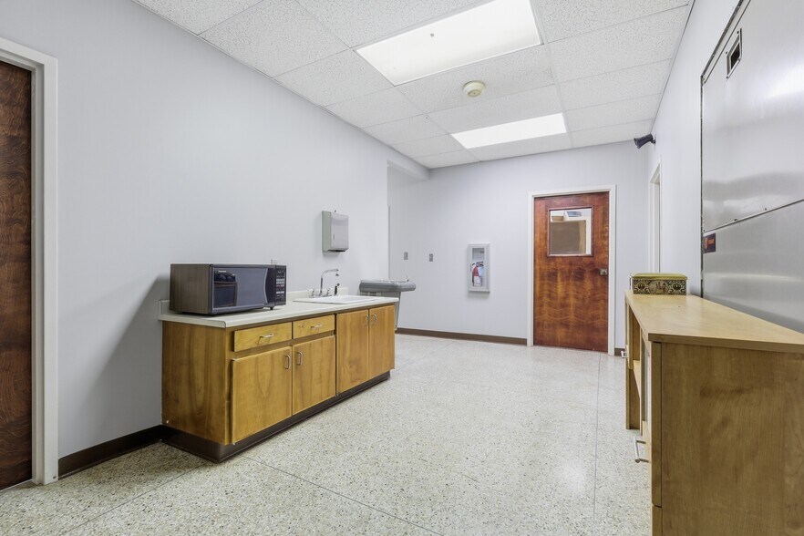 More Photos Of 106 S Texas Ave, Greenville Office For Sale