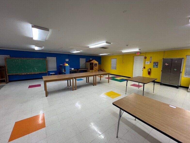 More Photos Of 2605 Campbellton Rd SW, Atlanta Daycare Center For Sale
