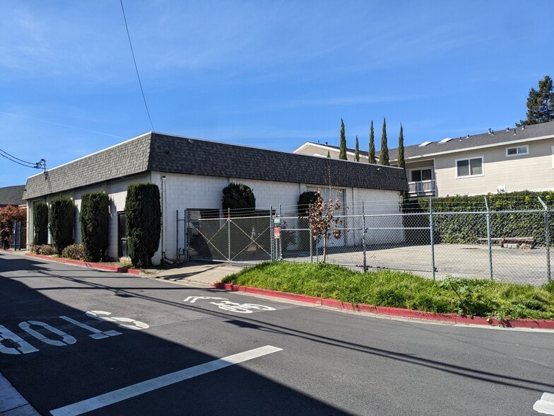More Photos Of 1260 Elmer St, Belmont Warehouse For Lease
