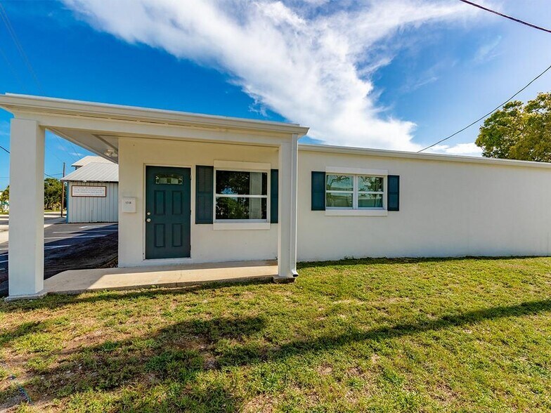 More Photos Of 1708 Old Dixie Hwy, Vero Beach General Retail For Sale