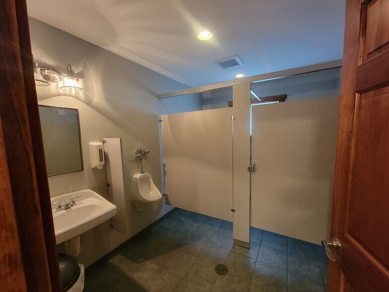 More Photos Of 220 Court St, Machias Medical For Sale