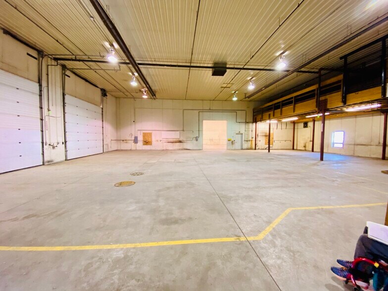 More Photos Of 1400 E Lincoln St, Gillette Warehouse For Lease