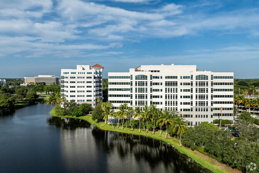 More Photos Of 900 S Pine Island Rd, Plantation Office For Lease