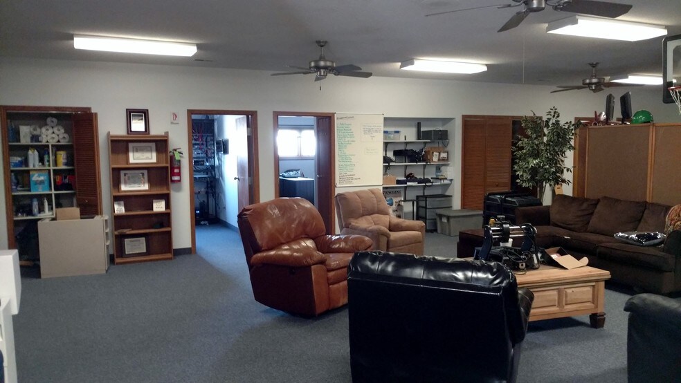 More Photos Of 2730 Washington Blvd, Belpre Medical For Lease