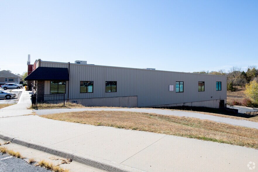 More Photos Of 6014 N State Route 9, Parkville General Retail For Lease