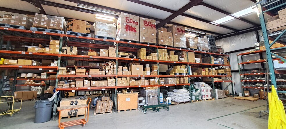 More Photos Of 9309 Enos Ln, Bakersfield Warehouse For Lease