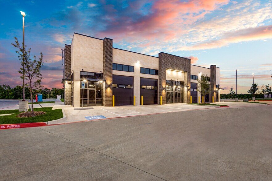 More Photos Of 8400 W University Dr, McKinney Flex For Lease