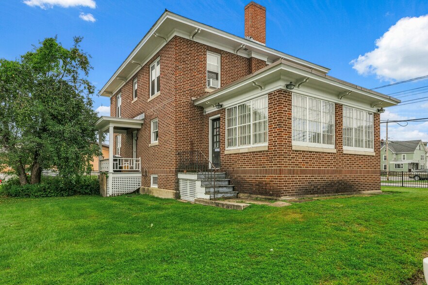 More Photos Of 93 Roxbury St, Keene Office For Sale