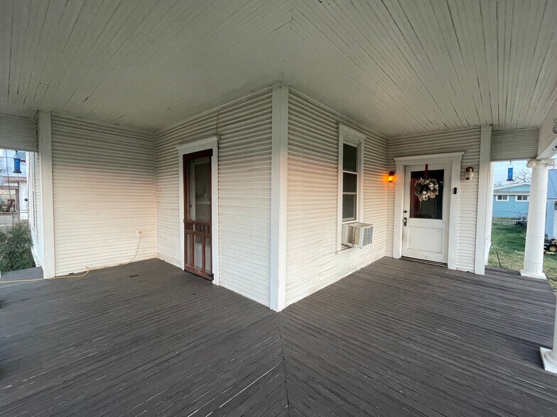More Photos Of 215 W Main St, Lometa Specialty For Sale