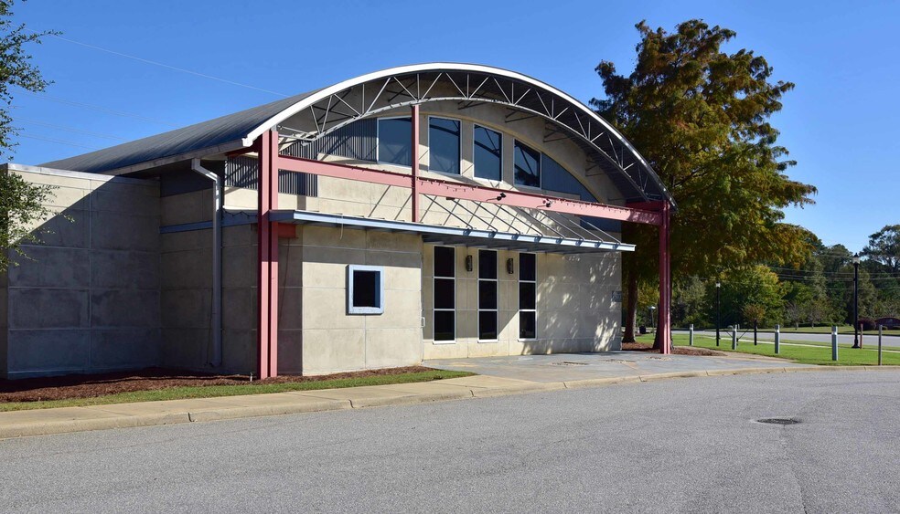 More Photos Of 2807 Meredyth Dr, Albany Restaurant For Sale