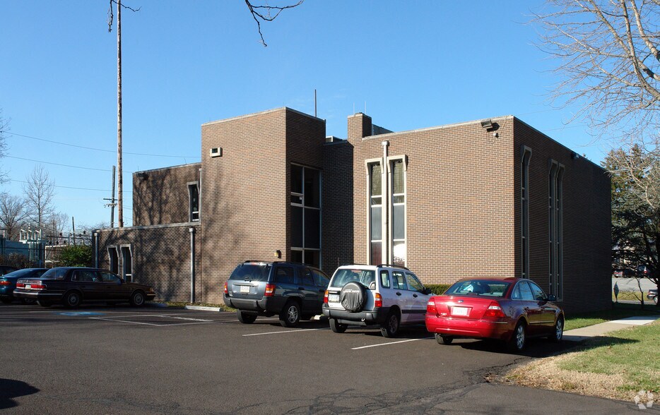 More Photos Of 2006 Swede Rd, Norristown Office For Lease