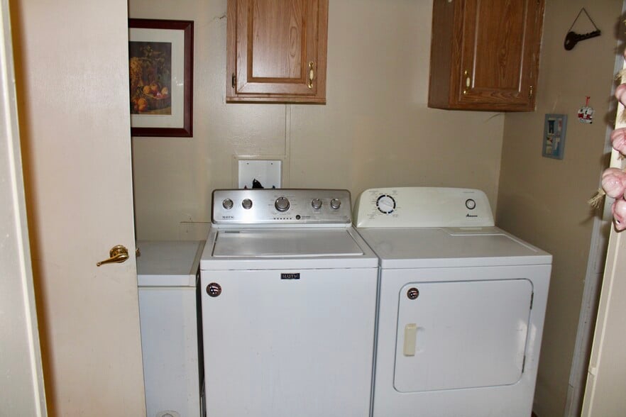 More Photos Of 15329 S Sunland Gin Rd, Arizona City Auto Repair For Sale