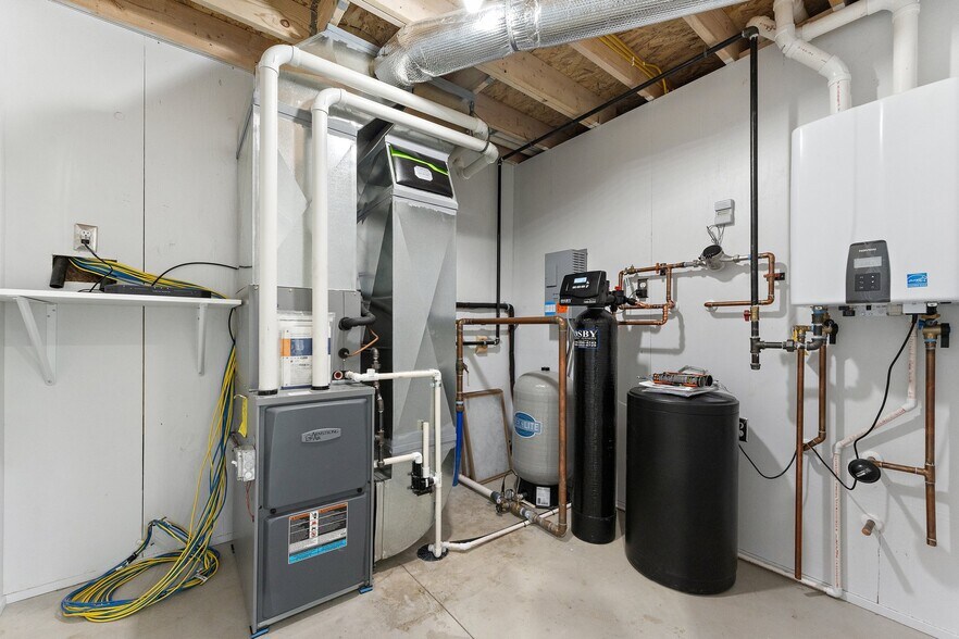 More Photos Of 280 Cr-325 E, Valparaiso Warehouse For Sale