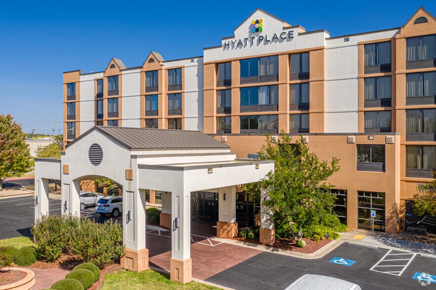 More Photos Of 4610 W Walnut St, Rogers Hotel For Sale