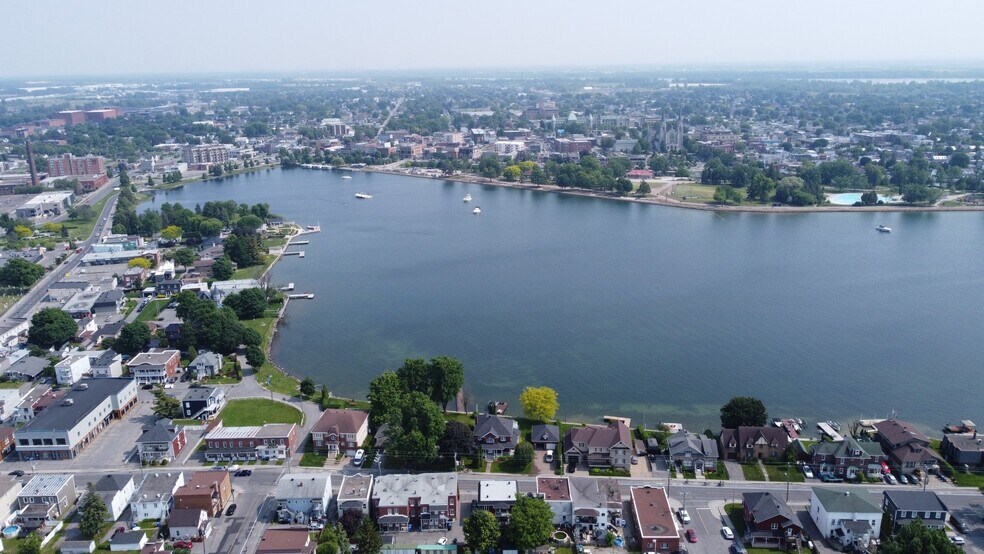 More Photos Of 301-307 Boul Du Havre, Salaberry-de-valleyfield Apartments For Sale