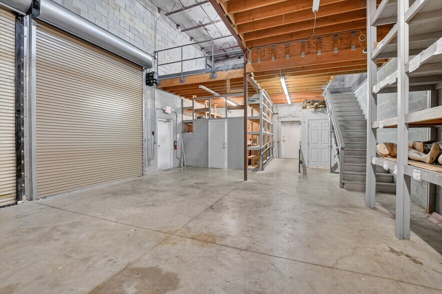 More Photos Of 13 SW 10th St, Deerfield Beach Flex For Lease