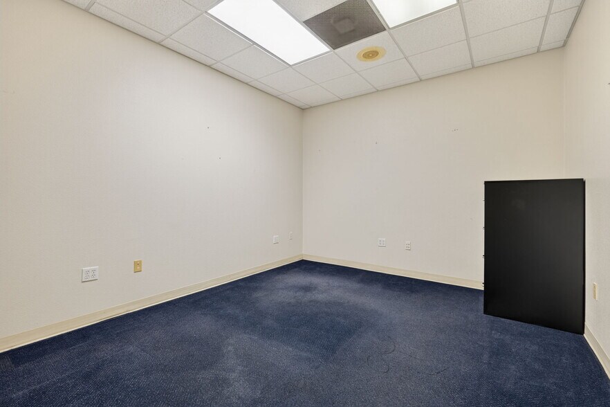 More Photos Of 2601 Cornerstone Blvd, Edinburg Medical For Sale
