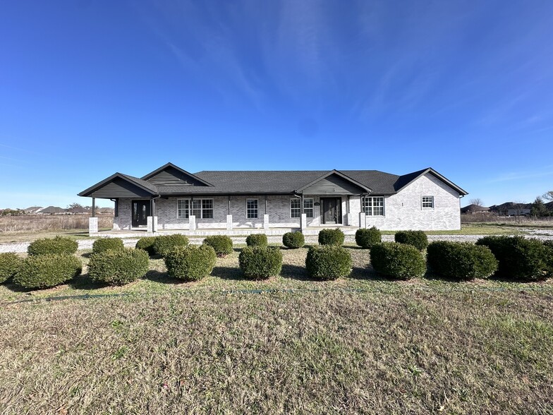 Primary Photo Of 974 Main Street, Centerton Office For Lease