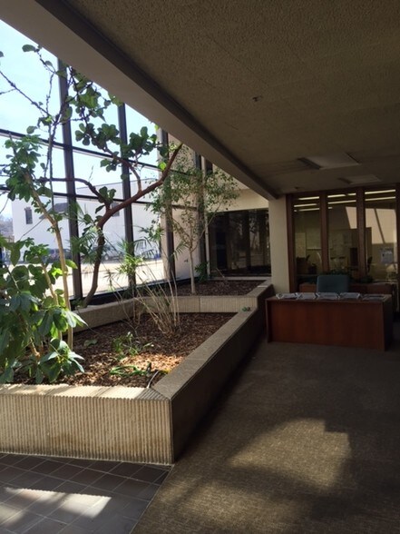 More Photos Of 501 15th St, Moline Office For Lease