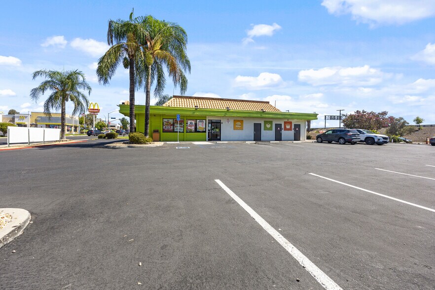 More Photos Of 24941 Elder Ave, Moreno Valley Fast Food For Sale
