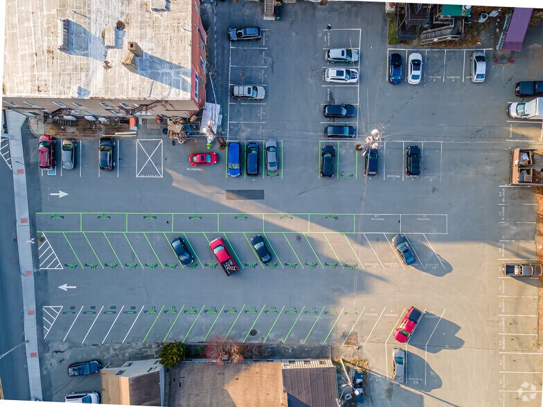 More Photos Of 321-323 Main St, Great Barrington Office For Lease