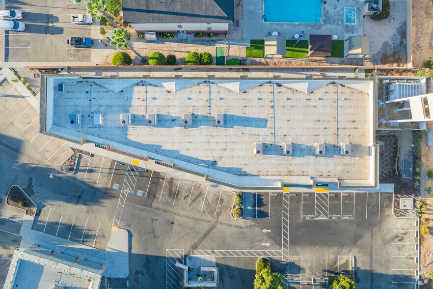 More Photos Of 165 Commerce Ave, Manteca General Retail For Lease