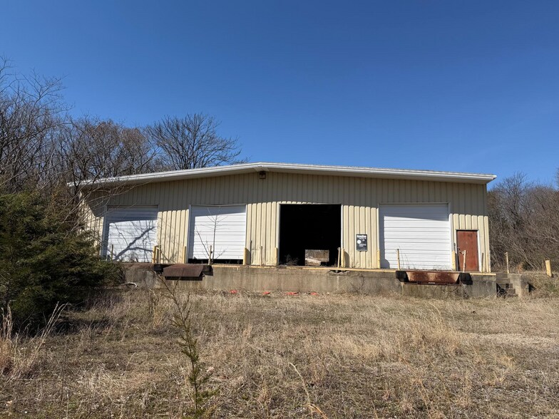 More Photos Of 385 Wheat Rd, Vineland Flex For Sale