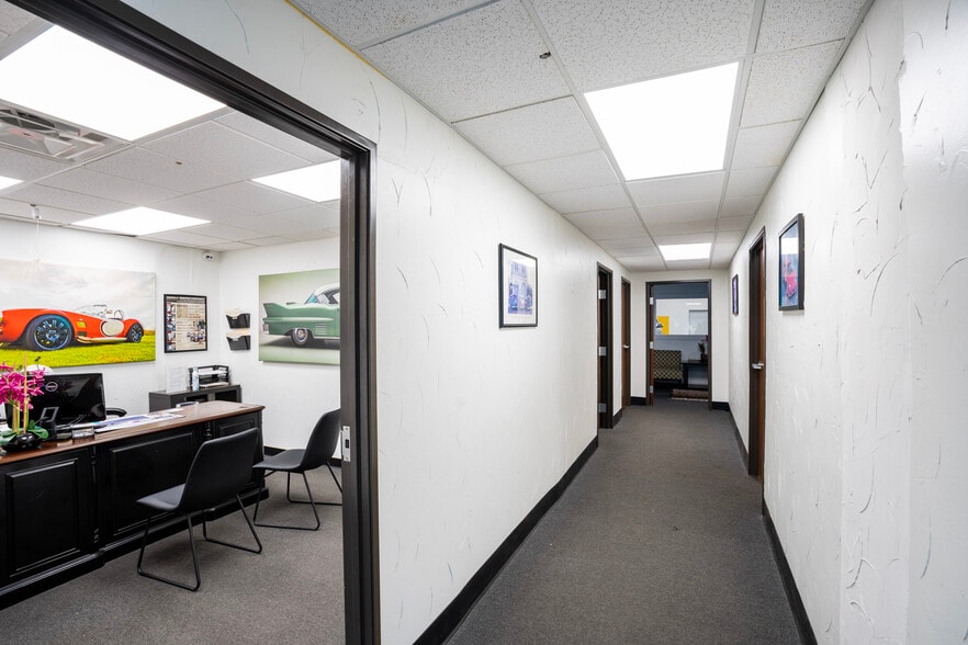 More Photos Of 1365 Regal Row, Dallas Distribution For Sale