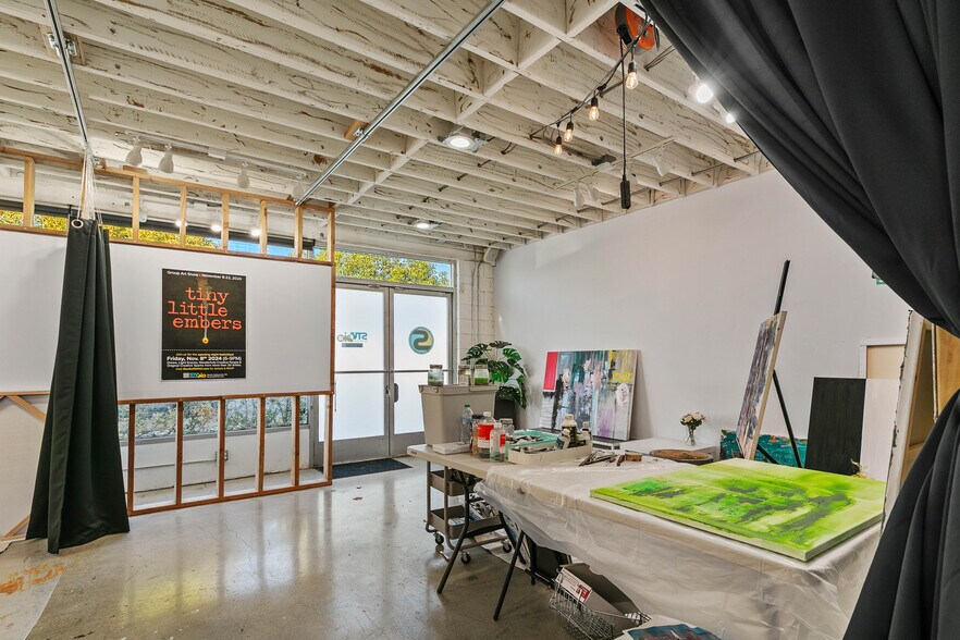 More Photos Of 10542 Burbank Blvd, North Hollywood Storefront Retail Office For Sale