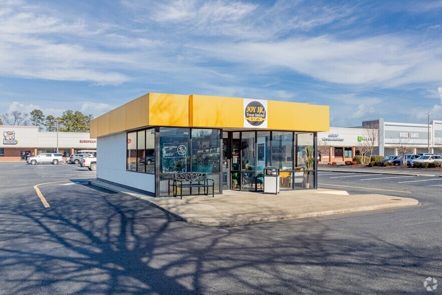 More Photos Of 9004-9068 W Broad St, Richmond Unknown For Lease